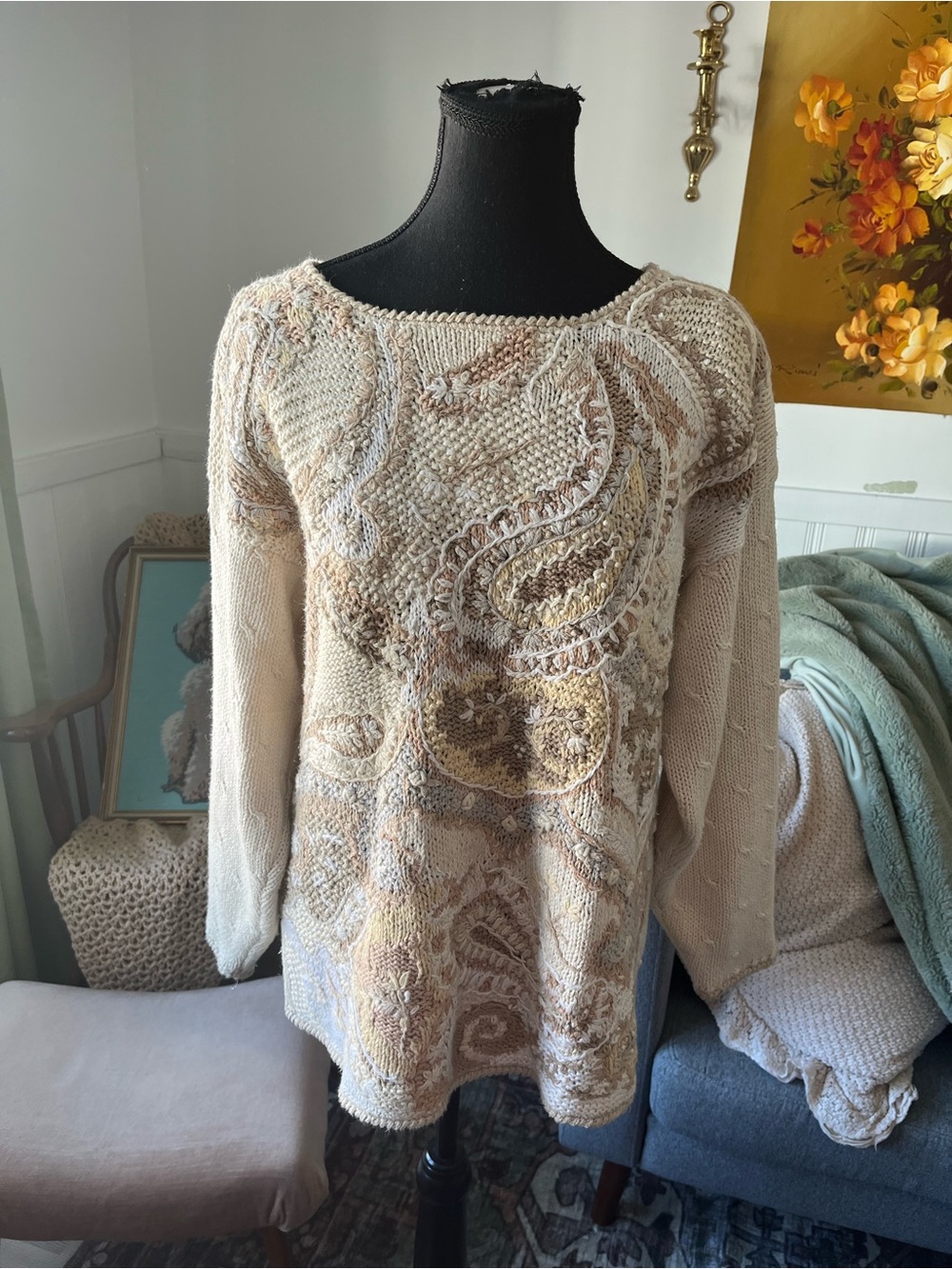 Women’s Vintage HandKnit  Cream Paisley Textured Crew Neck Sweater Size M/L